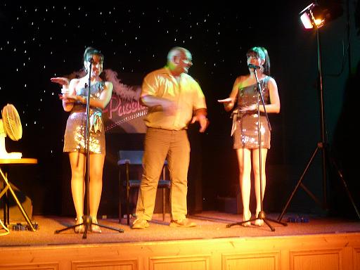 Just cos we were singing 'Da Doo Ron Ron' - Ron couldnt resist joining us once again!